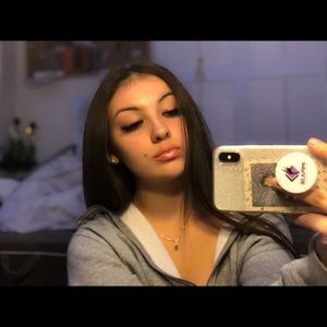 Meet your Posher, Rebecca